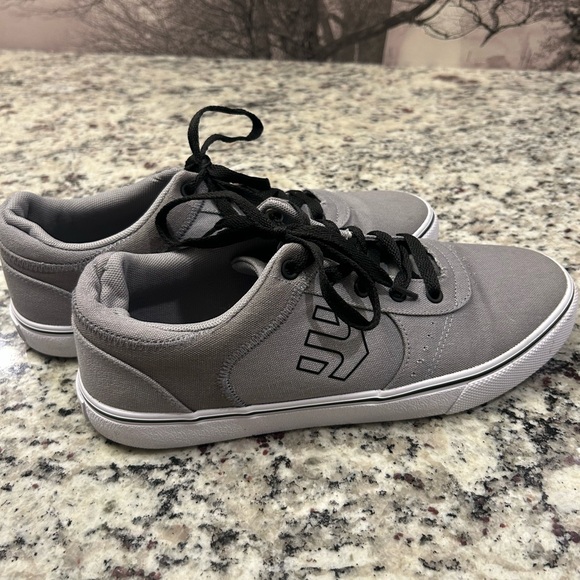 Etnies Nollies Skateboard Sneakers with‎ Black Laces NWOT - Picture 2 of 6